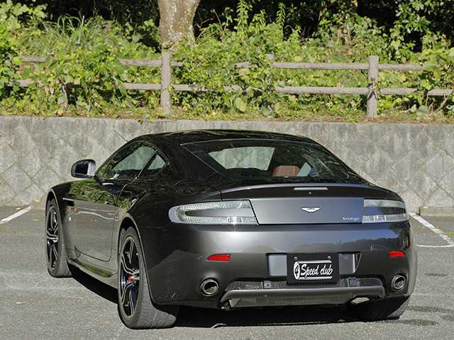 Aston Martin V8 VANTEGE